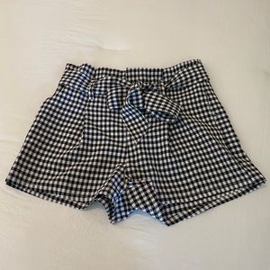 HIGH WAISTED SHORTS - BLACK/WHITE